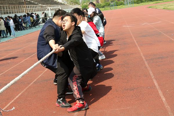 尹凯雯.jpg