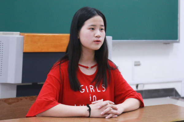 志愿者招募会现场2.jpg